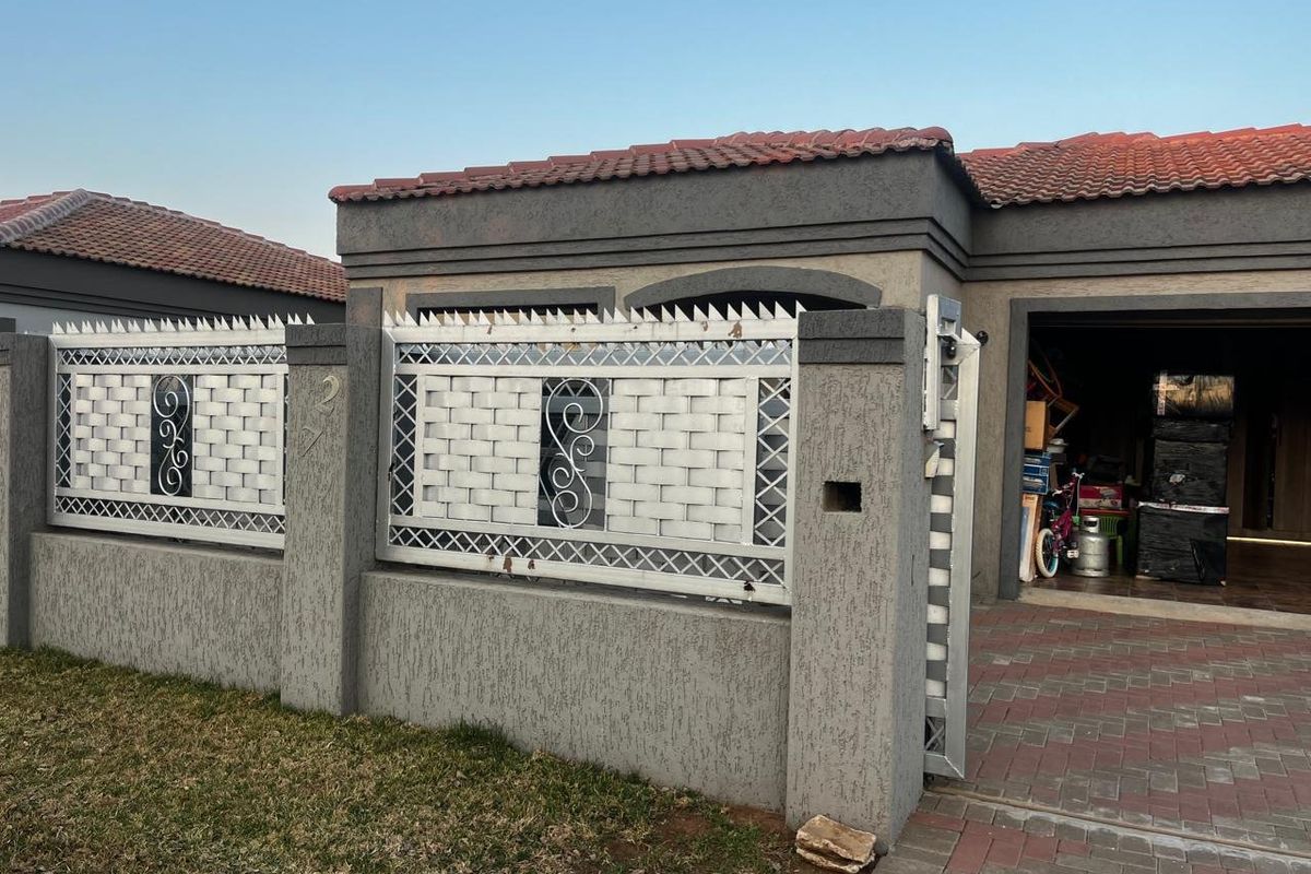 Elegant & Well-Maintained 3-Bedroom Family Home ? - Photo 2