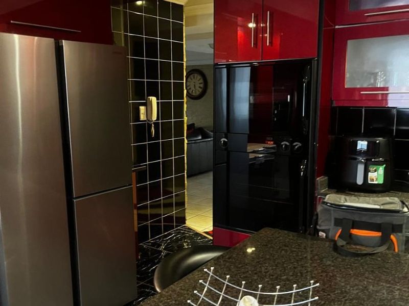 Elegant & Well-Maintained 3-Bedroom Family Home ? - Photo 8