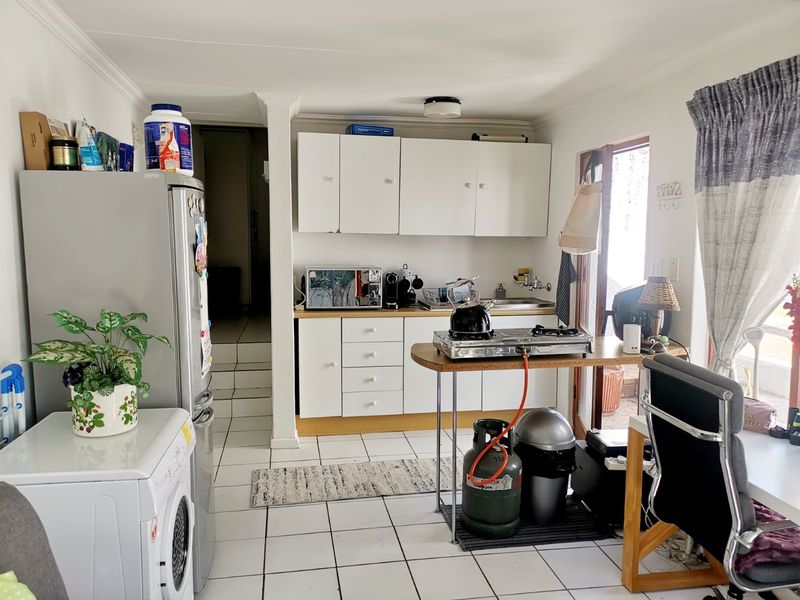 4Bed Home with Cottage - Photo 7