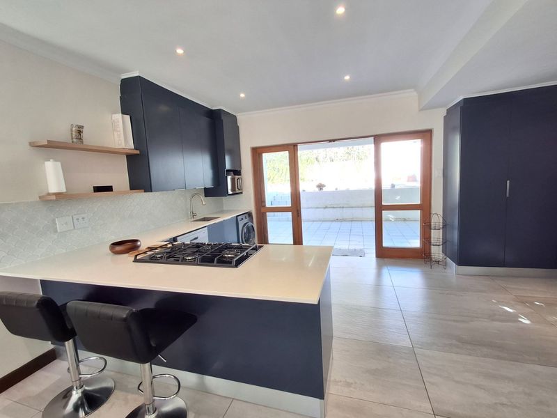 4Bed Home with Cottage - Photo 8