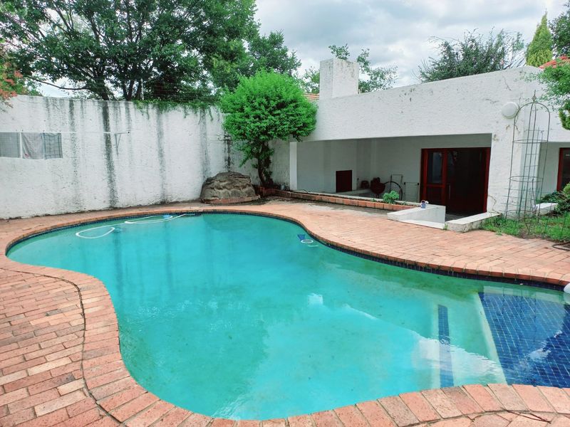 4Bed Home with Cottage - Photo 2