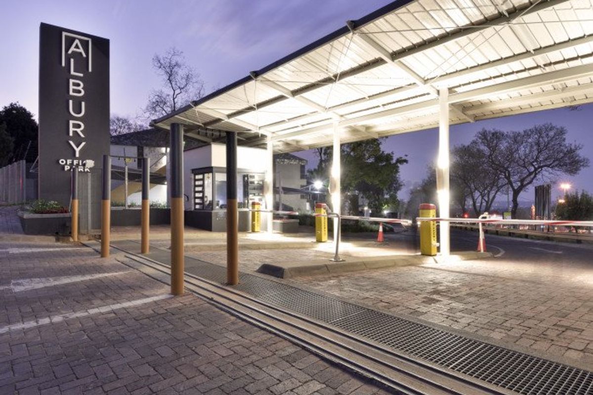 Work Smart in Albury Park – Close to Shops, Dining & Major Business Hubs - Photo 3