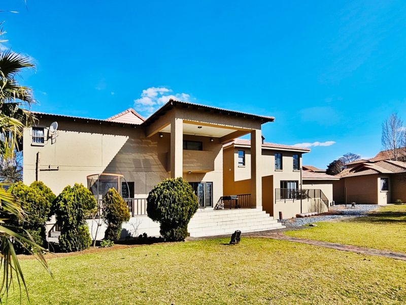 Riverfront estate living at its finest in Risiville. - Photo 2