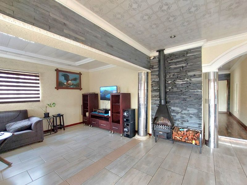 Fixer-Upper Opportunity in Brits - Photo 3