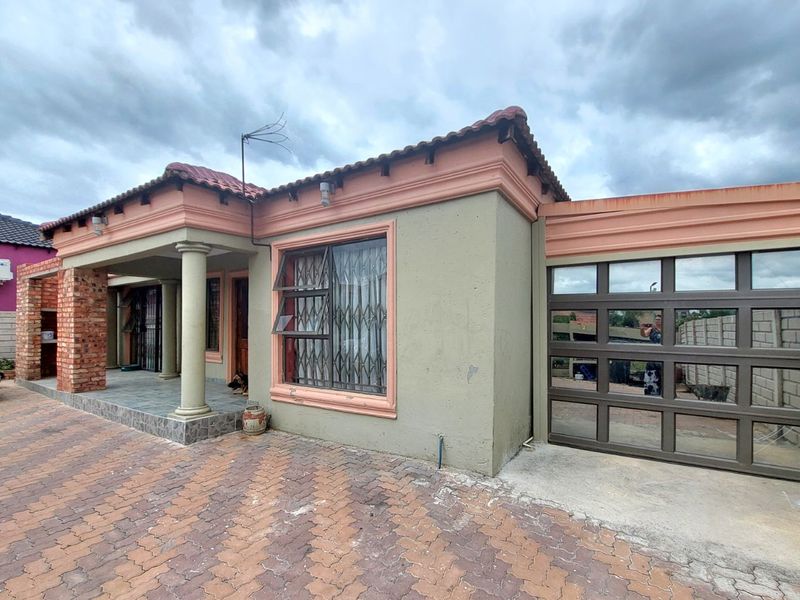 Fixer-Upper Opportunity in Brits - Photo 2