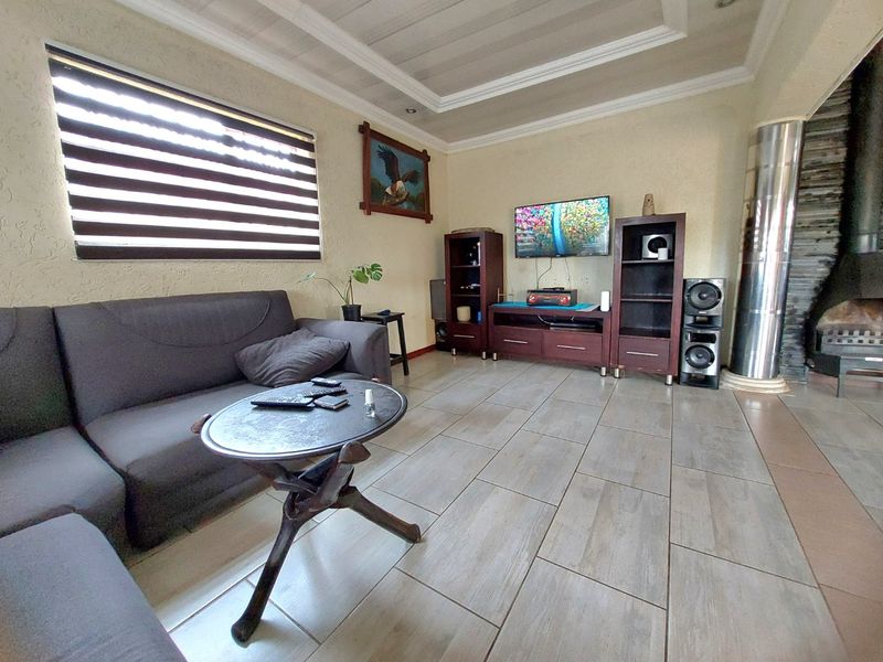 Fixer-Upper Opportunity in Brits - Photo 8