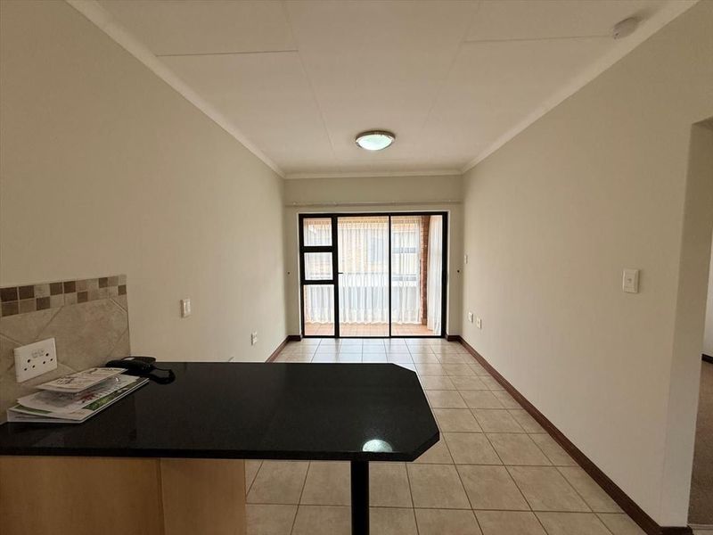 Comfortable Retirement Village Unit - Photo 2