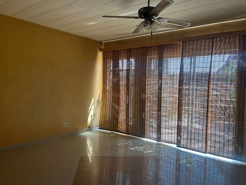 Stylish Two-Bedroom Home with Modern Comfort - Photo 2