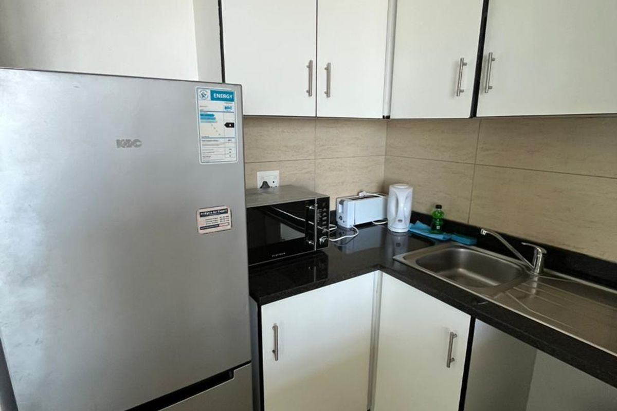 1 Bedroom, 1 Bathroom Apartment For Sale In Point, Durban - Photo 2