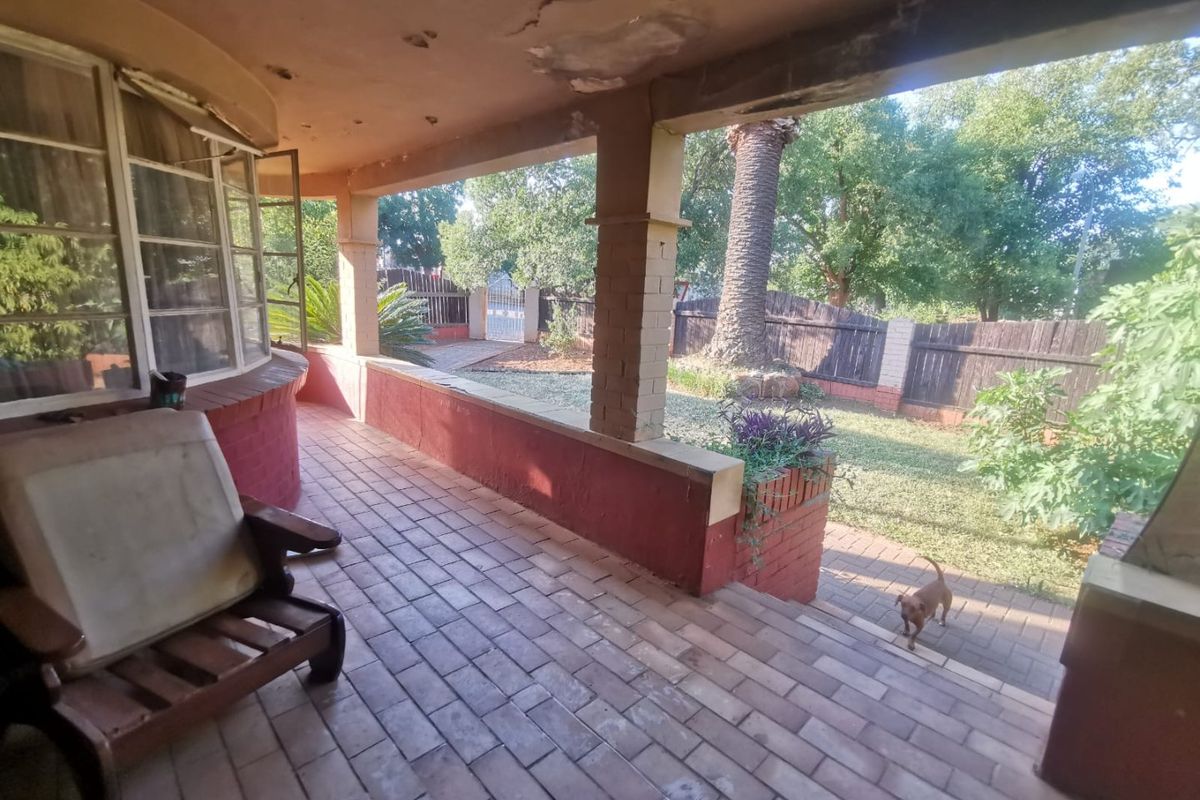 3 Bedroom house for sale in Elandsheuwel with 1 Bedroom Flatlet - Photo 4