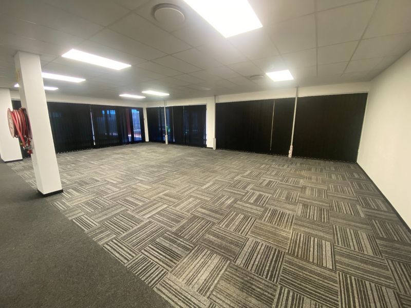 374m2 Commercial Space to Let  - Photo 5