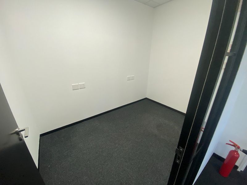 374m2 Commercial Space to Let  - Photo 9