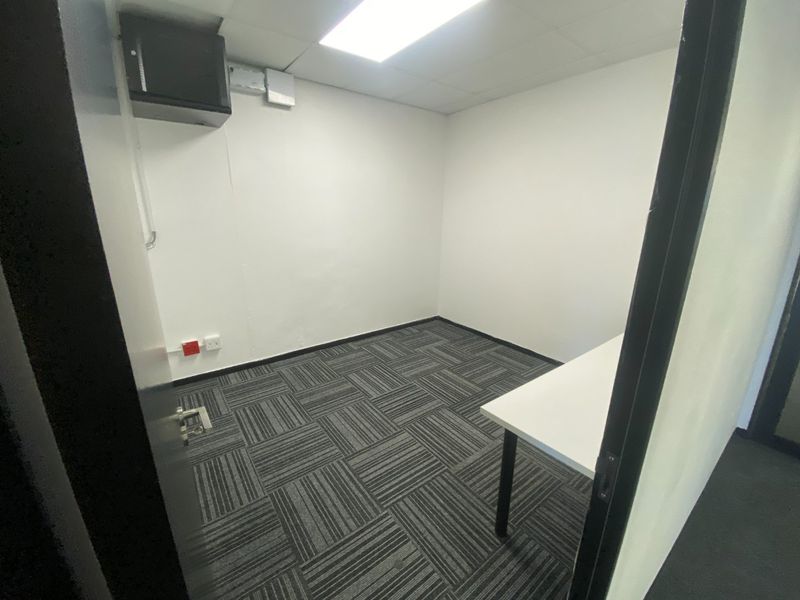 374m2 Commercial Space to Let  - Photo 7