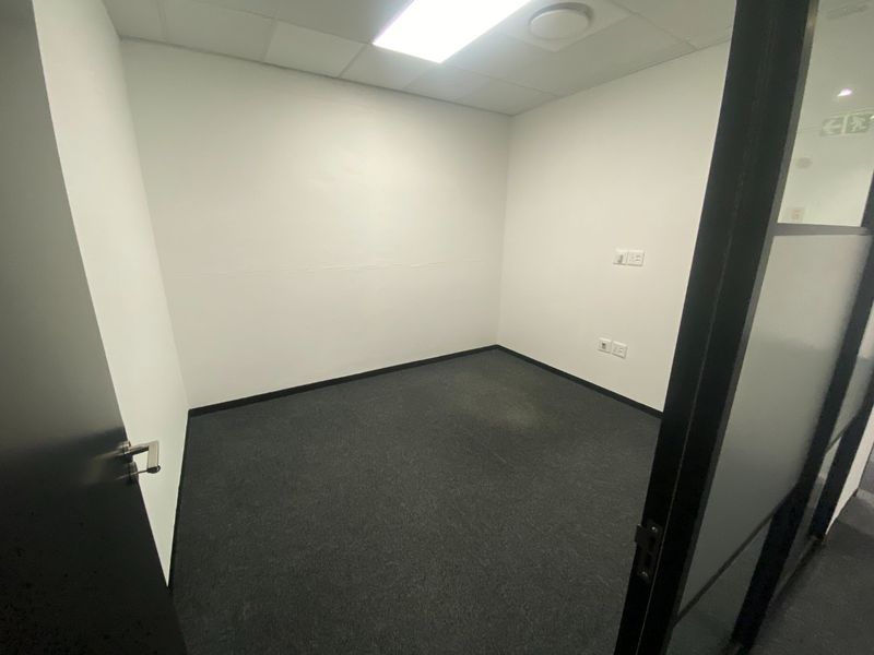 374m2 Commercial Space to Let  - Photo 3