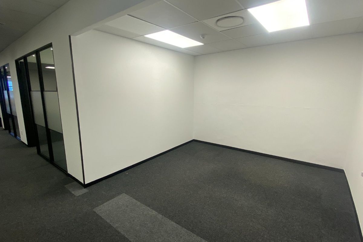 374m2 Commercial Space to Let  - Photo 2