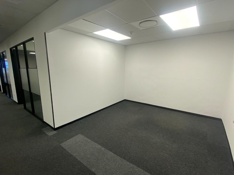 374m2 Commercial Space to Let  - Photo 2