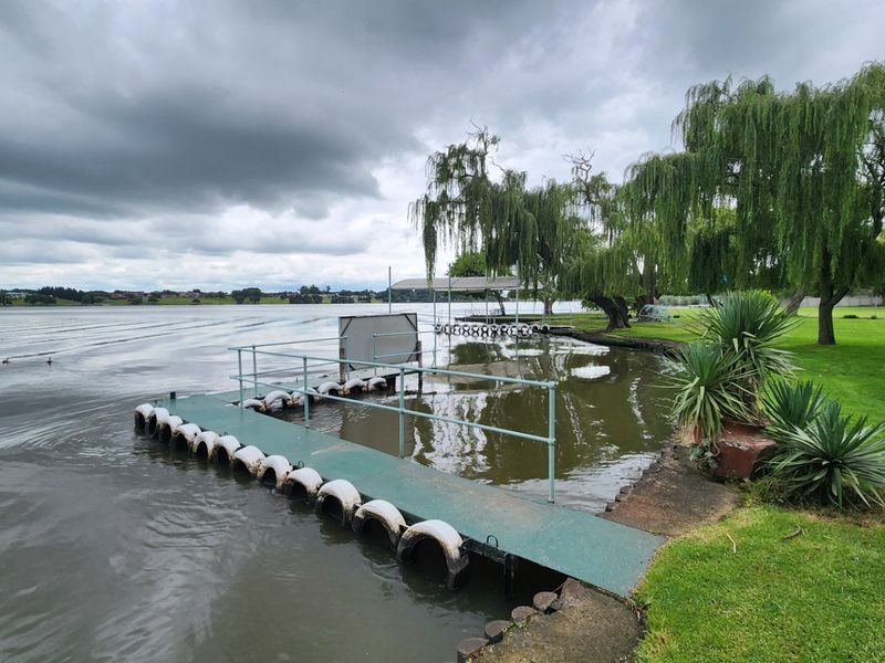 6 Bedroom 5 Bathroom vaal river view property!!! - Photo 4