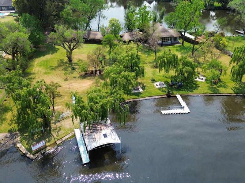 6 Bedroom 5 Bathroom vaal river view property!!! - Photo 6
