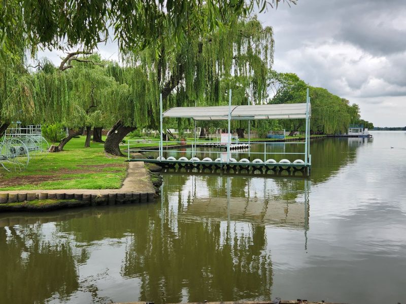 6 Bedroom 5 Bathroom vaal river view property!!! - Photo 5