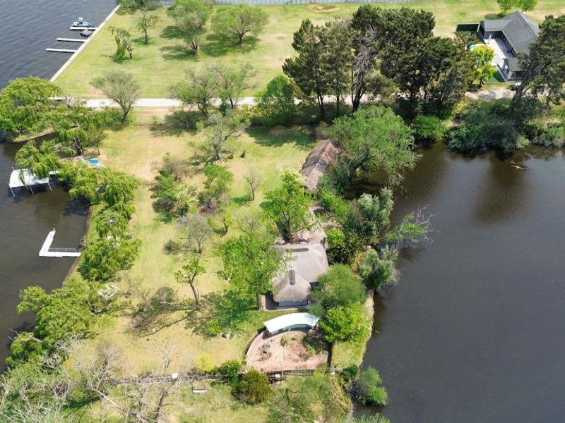 6 Bedroom 5 Bathroom vaal river view property!!! - Photo 1