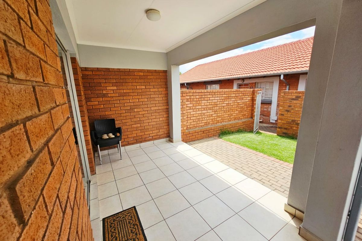 A Beautiful 2 Bedroom 2 Bathroom Townhouse for sale in Monavoni - Photo 3