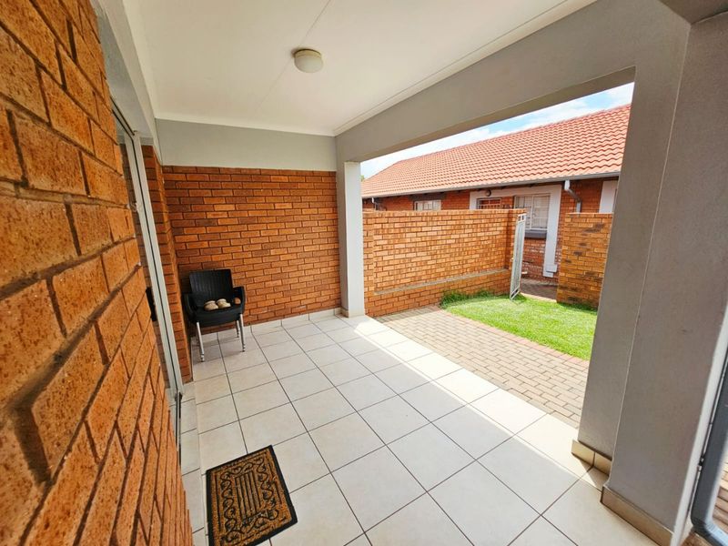 A Beautiful 2 Bedroom 2 Bathroom Townhouse for sale in Monavoni - Photo 3