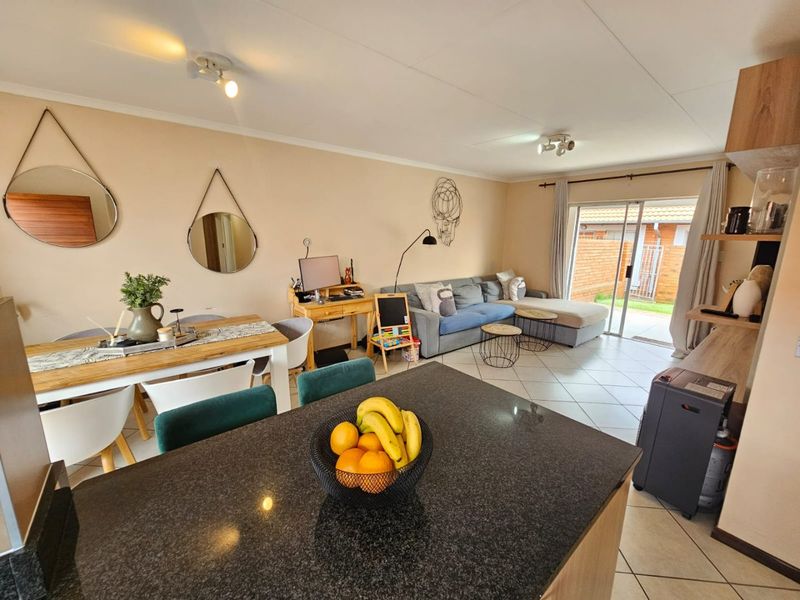 A Beautiful 2 Bedroom 2 Bathroom Townhouse for sale in Monavoni - Photo 9