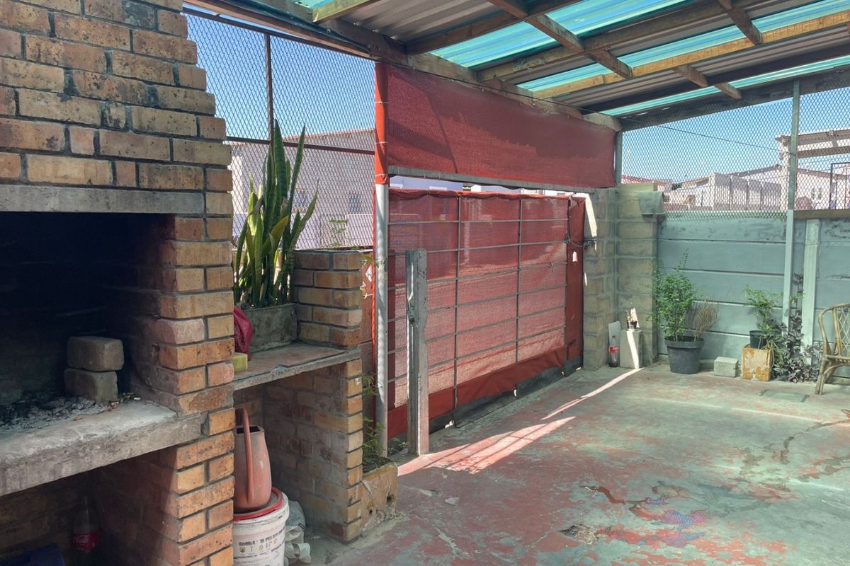 Two Bedroom house for sale in Tafelsig Mitchell's Plain  - Photo 3