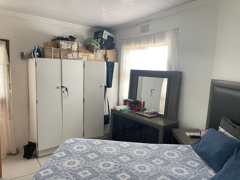 Two Bedroom house for sale in Tafelsig Mitchell's Plain  - Photo 6