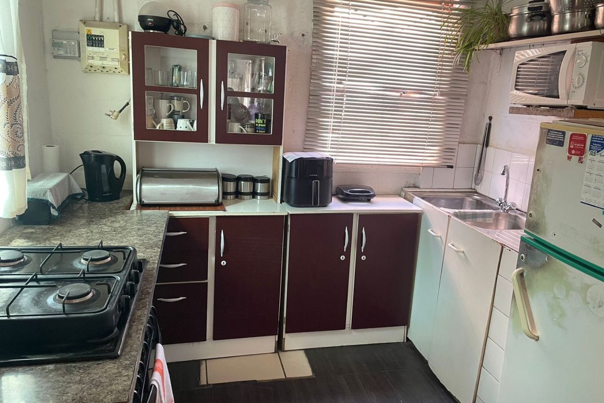 Two Bedroom house for sale in Tafelsig Mitchell's Plain  - Photo 4