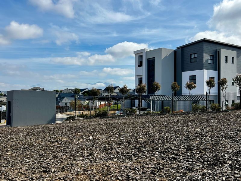 MODERN, SECURE APARTMENT LIVING IN PRIME GEORGE LOCATION - Photo 9