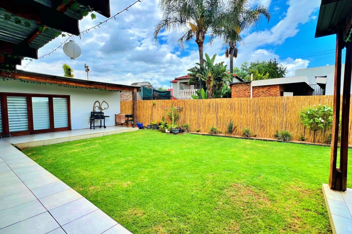 3 Bedroom 2 bathroom House for sale - Photo 4