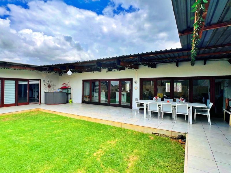 3 Bedroom 2 bathroom House for sale - Photo 3