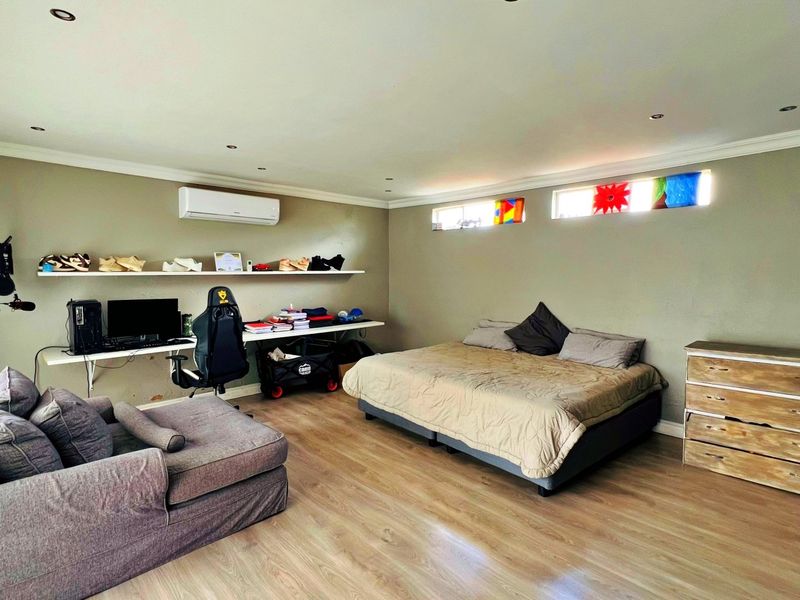 3 Bedroom 2 bathroom House for sale - Photo 10