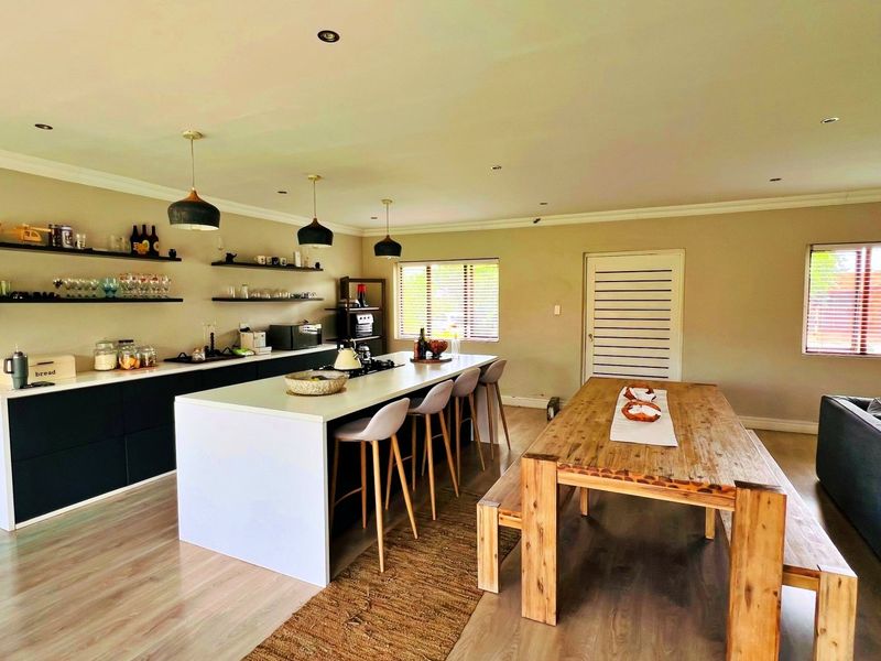 3 Bedroom 2 bathroom House for sale - Photo 8