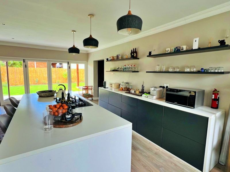 3 Bedroom 2 bathroom House for sale - Photo 7