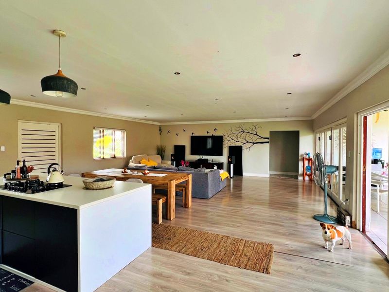 3 Bedroom 2 bathroom House for sale - Photo 6