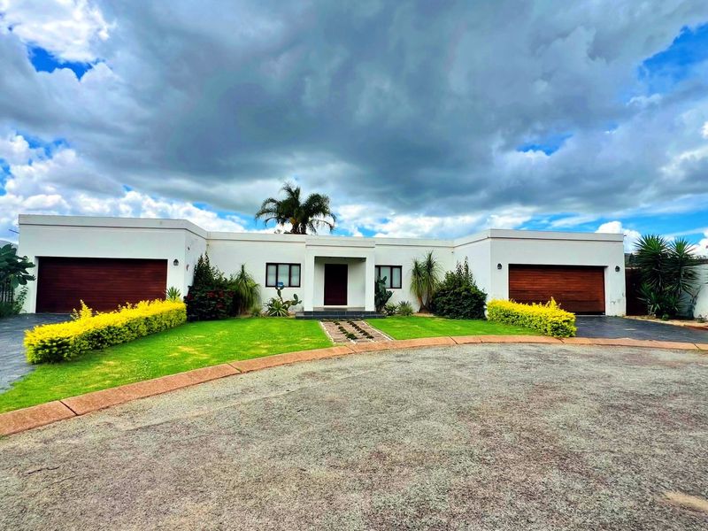 3 Bedroom 2 bathroom House for sale - Photo 1