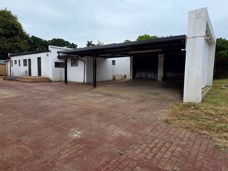 Flat Land Property with Two Income Generating Units in Erasmia - Photo 3