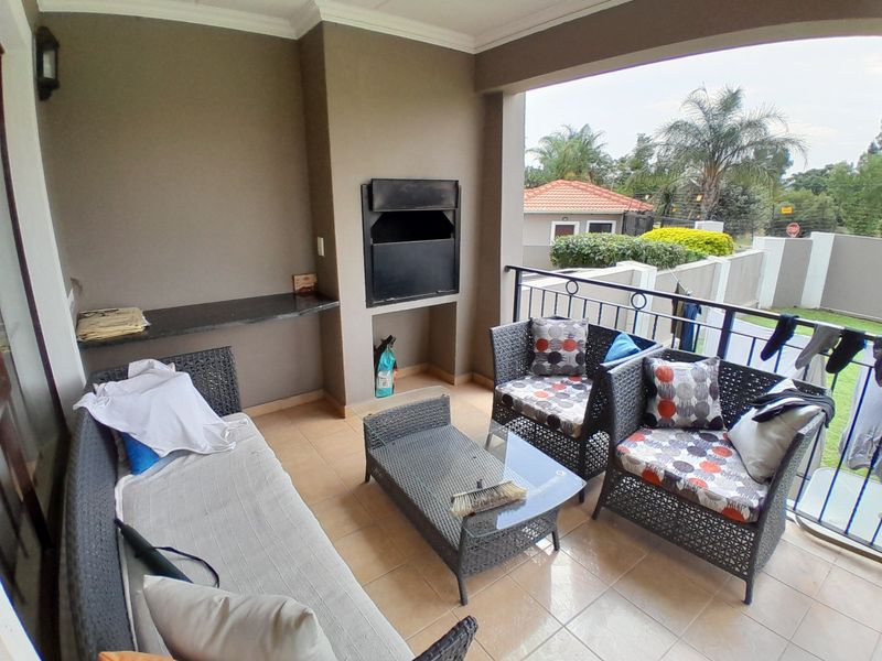 Spacious and modern 3 Bedroom with per friendly garden - Photo 5