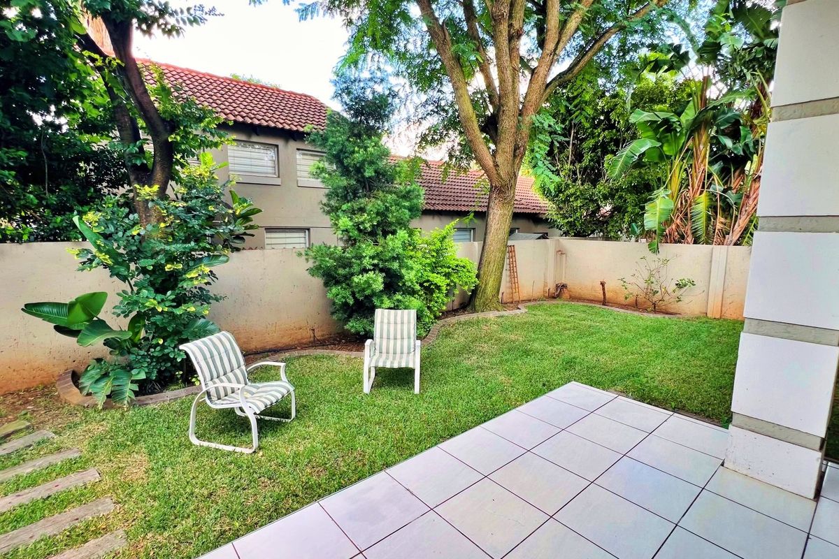 3 Bedroom 2 Bathroom Townhouse For Sale - Photo 4