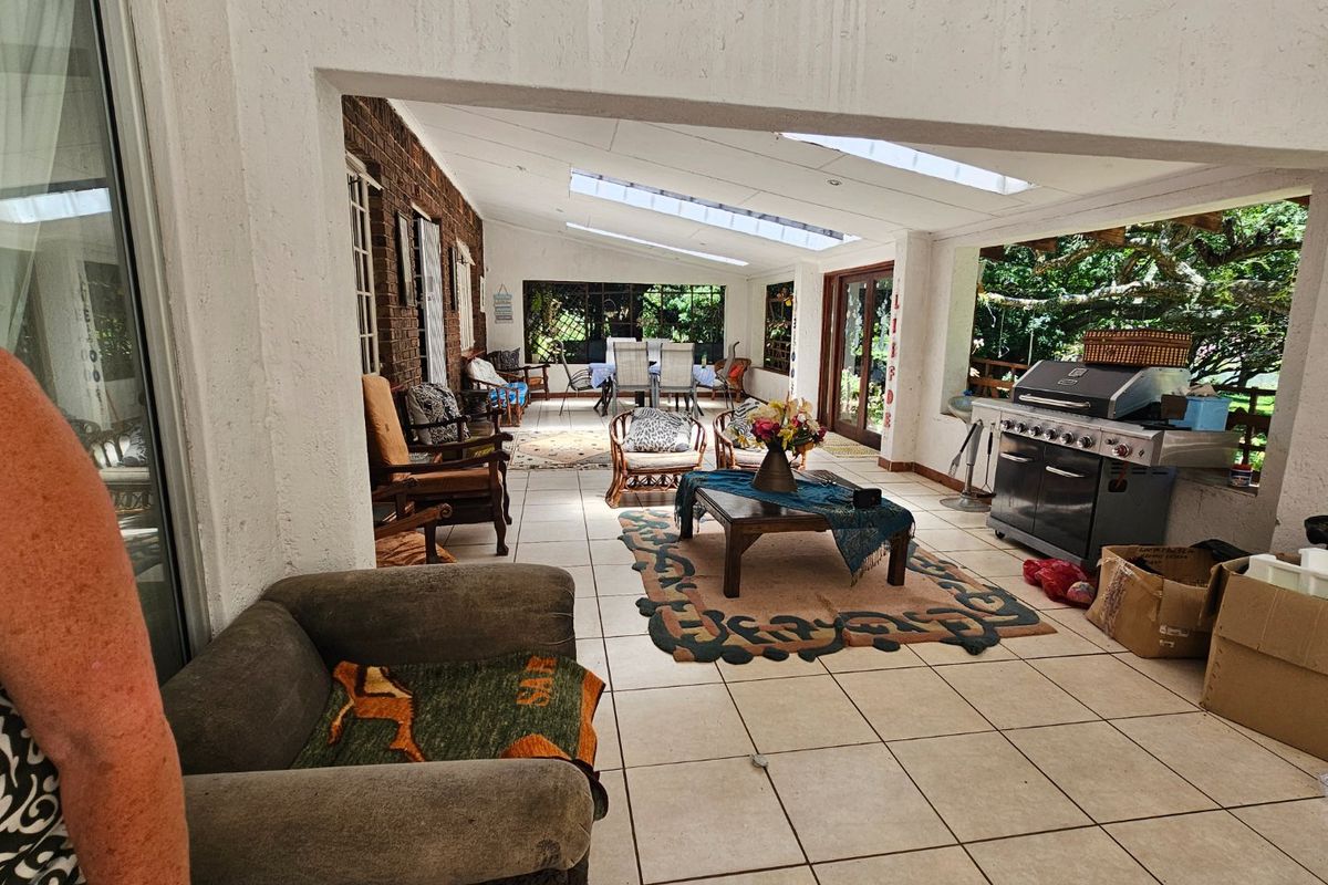 Farm Living, on The Outskirts of White River - Photo 5