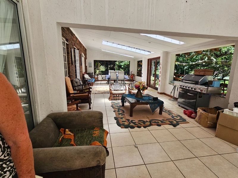 Farm Living, on The Outskirts of White River - Photo 5