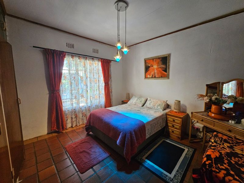 Farm Living, on The Outskirts of White River - Photo 9