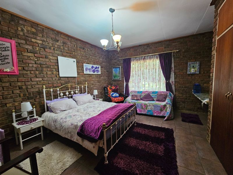 Farm Living, on The Outskirts of White River - Photo 10