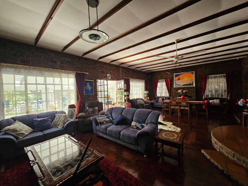 Farm Living, on The Outskirts of White River - Photo 8