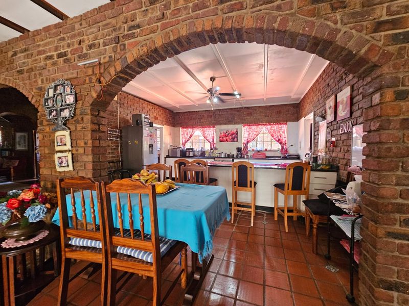 Farm Living, on The Outskirts of White River - Photo 7