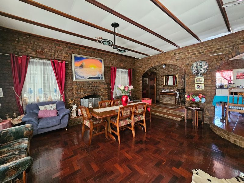 Farm Living, on The Outskirts of White River - Photo 6