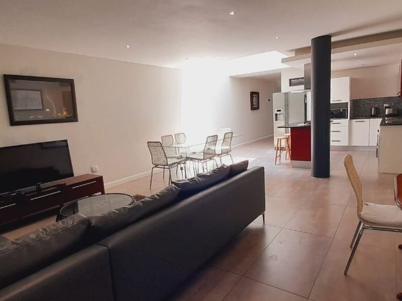 Modern Fully Furnished 2 Bedroom Hotel Apartment to rent in Sandown, Sandton - Photo 5