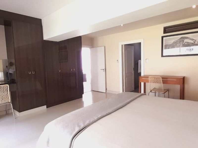 Modern Fully Furnished 2 Bedroom Hotel Apartment to rent in Sandown, Sandton - Photo 8